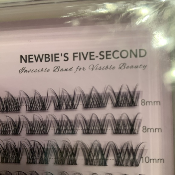 Veyes Beauty. Complete eyelash kit. Lashes, applicator, glue & remover. NIB - Picture 2 of 8